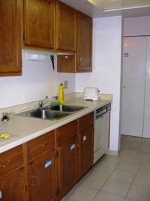 標準公寓, 1 間臥室 | 私人廚房 | 廚房用具/餐具/器皿