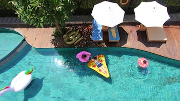 Outdoor pool, pool umbrellas, sun loungers