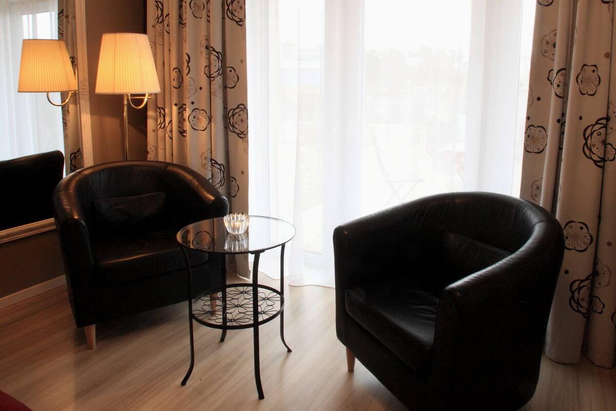 standard double or twin room, balcony | 1 bedroom, minibar, individually decorated, individually furnished