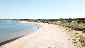 Una playa cerca