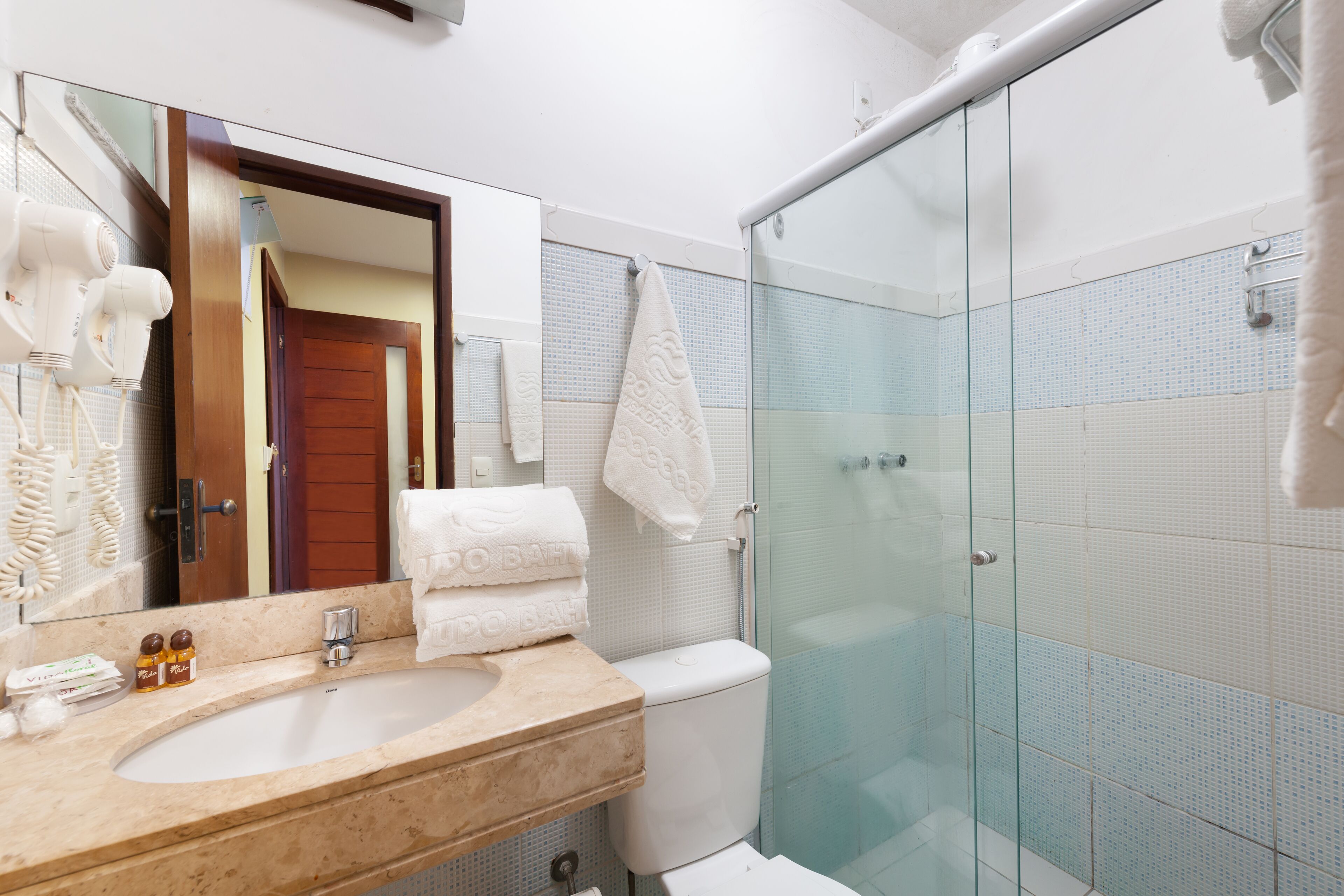 shower, rainfall showerhead, free toiletries, hair dryer