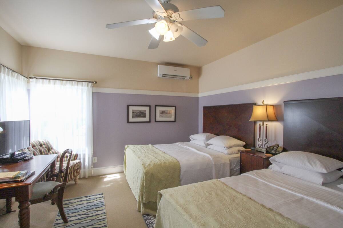 Room (Hilltop House) | Premium bedding, desk, laptop workspace, blackout drapes