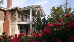 Exterior - Beach Spa Bed and Breakfast (Virginia Beach)