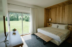 Apartment, 1 Bedroom | Desk, blackout curtains, soundproofing, iron/ironing board