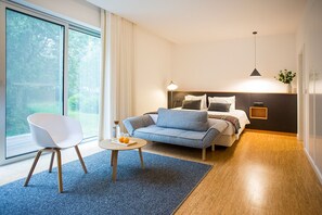 스튜디오 | 책상, 암막 커튼, 방음 설비, 다리미/다리미판