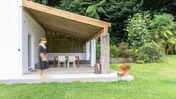 Apartment, 2 Bedrooms | Desk, blackout drapes, soundproofing, iron/ironing board