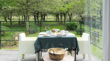 Studio | Garden view