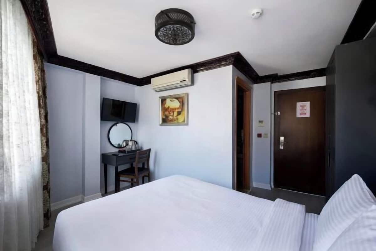 Minibar, in-room safe, soundproofing, iron/ironing board