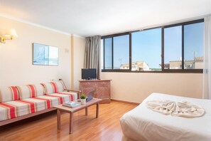 Estudi bàsic | 1 dormitori, caixa forta a l'habitació i escriptori 