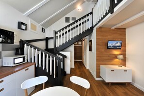 Leilighet, 1 soverom (2 Adults) | Skrivebord, barnesenger, wi-fi (inkludert) og sengetøy