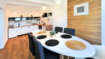 Departamento de lujo, 4 habitaciones (8 Adults) | Escritorio, cunas, wifi gratis y ropa de cama