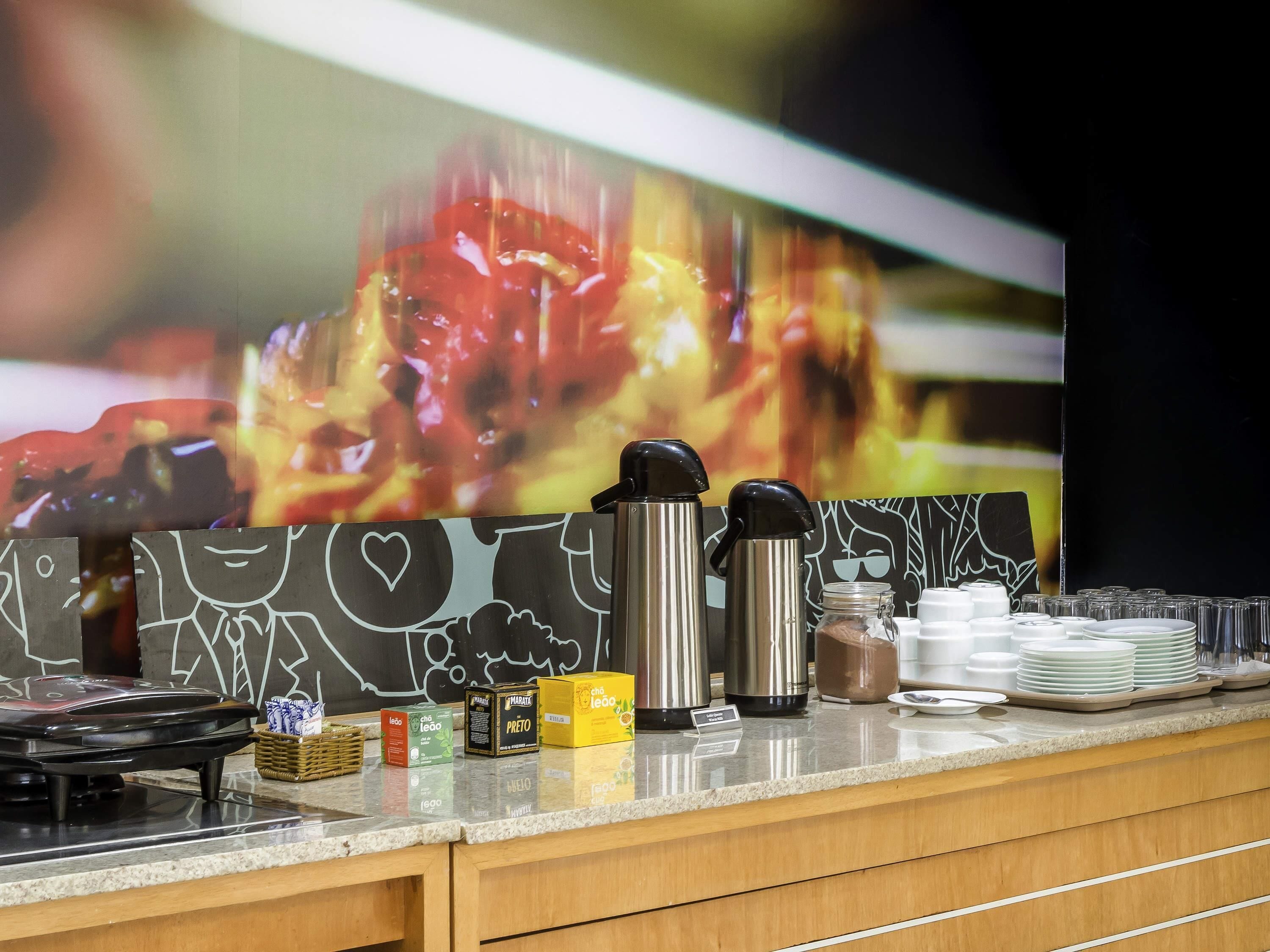 daily buffet breakfast (brl 44 per person)