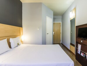 Minibar, escritorio, sistema de insonorización y cunas gratuitas