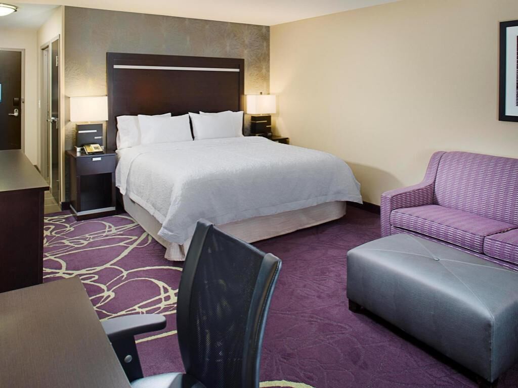 Desk, free cots/infant beds, free WiFi, bed sheets
