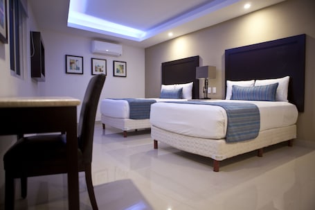 Ropa de cama de alta calidad, escritorio y cortinas blackout