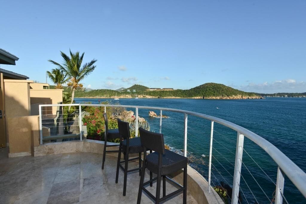 Lindbergh Bay Hotel and Villas