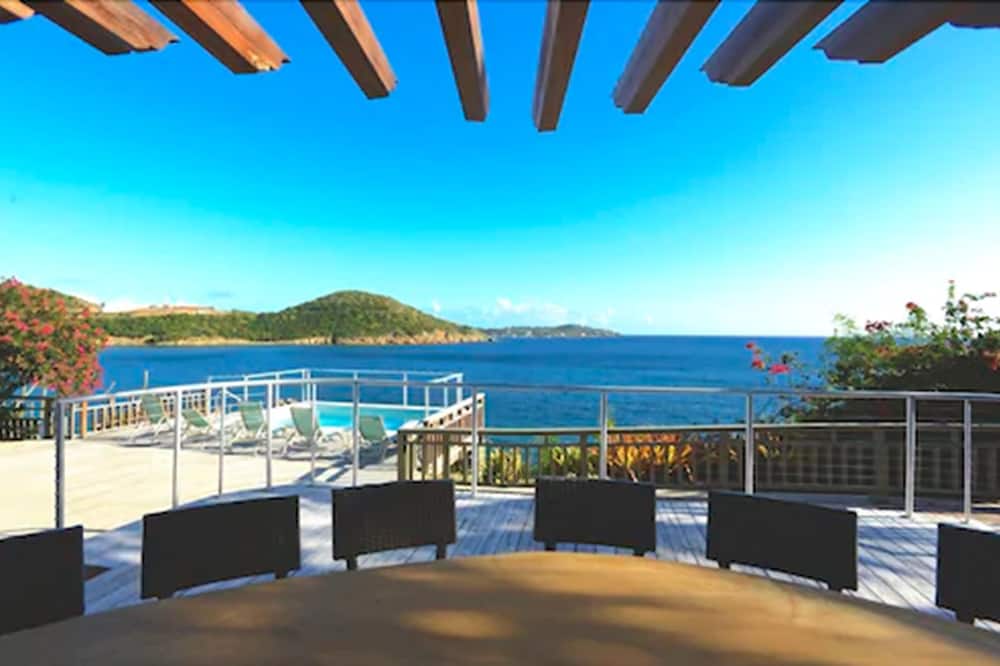 Lindbergh Bay Hotel and Villas