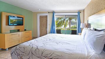 Standaard kamer, 1 kingsize bed, uitzicht op zee | Luxe beddengoed, een kluis op de kamer, individueel gemeubileerd