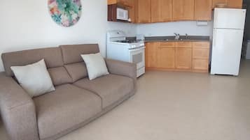 Jasmine | Living area