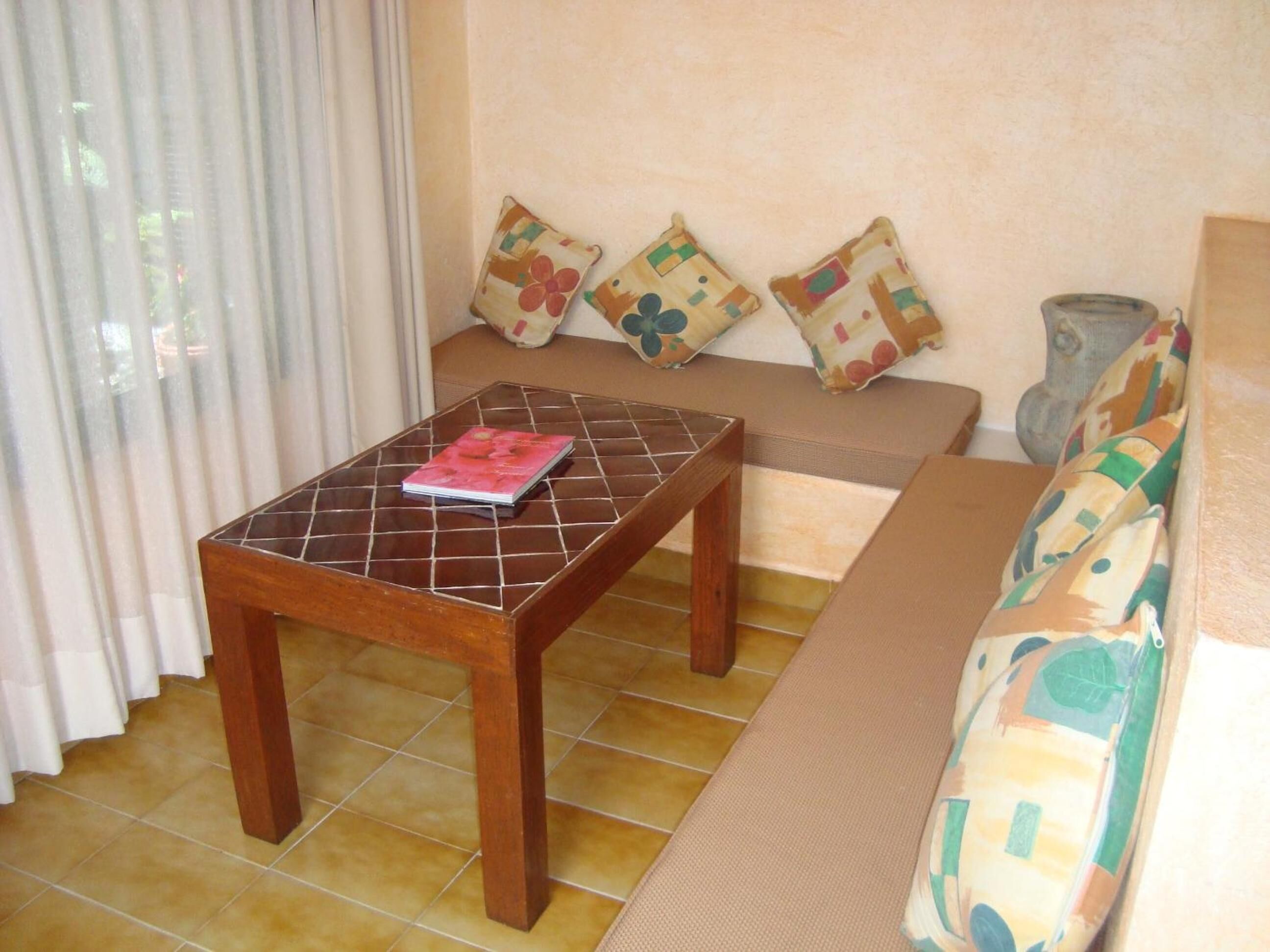 32-inch flat-screen tv with cable channels, tv