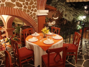 Breakfast, lunch, dinner served; international cuisine, pool views