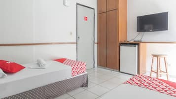 Quarto duplo | Frigobar, ferros/tábuas de passar roupa