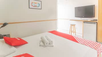 Quarto casal | Frigobar, ferros/tábuas de passar roupa