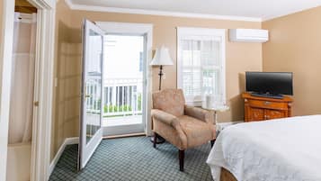 Chambre, 1 grand lit, balcon, vue jardin | Fer et planche à repasser, lits bébé (gratuits), Wi-Fi gratuit