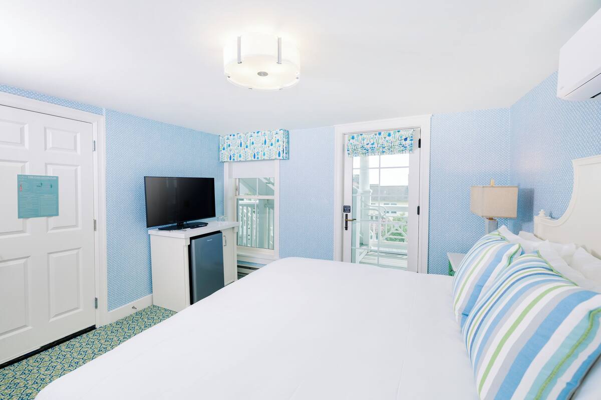 Harbor view-1 Queen Bed  | Fer et planche à repasser, accès au Wi-Fi (inclus), literie fournie