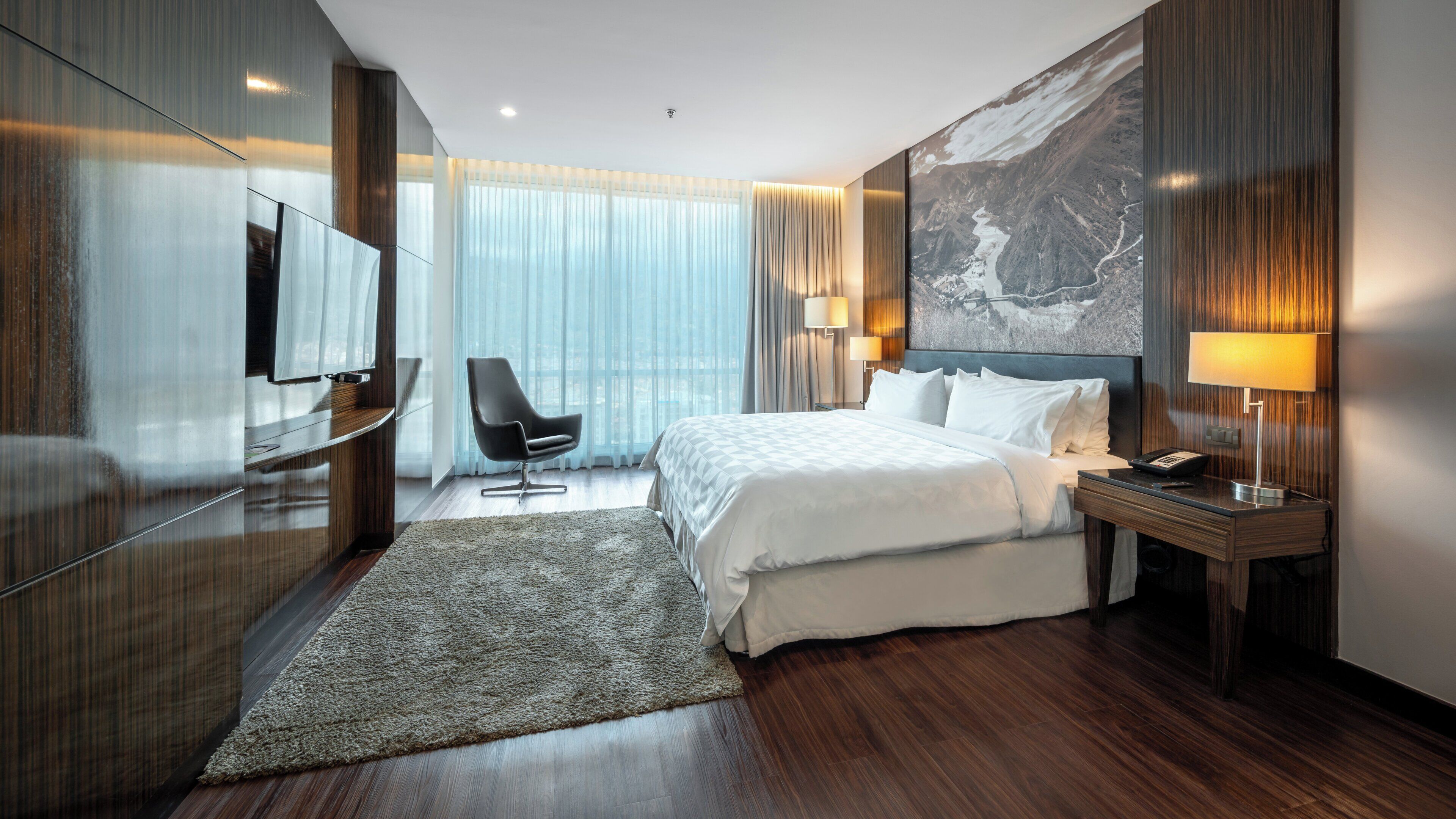 ห้องสวีท, 1 ห้องนอน (Walk-In Shower) | เครื่องนอนระดับพรีเมียม, ผ้านวม ขนเป็ด, มินิบาร์, ตู้นิรภัยในห้องพัก
