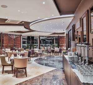 Daily cooked-to-order breakfast for a fee - Holiday Inn Bucaramanga Cacique by IHG (Bucaramanga)