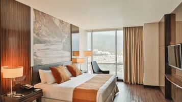 1 bedroom, premium bedding, down comforters, minibar