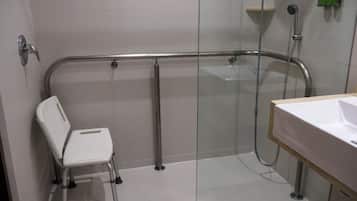 Standard Room, 1 Queen Bed, Accessible | Bathroom | Shower, free toiletries, hair dryer, towels