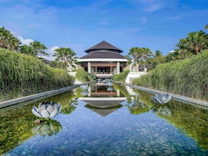 3 bars/lounges, swim-up bar, poolside bar, beach bar