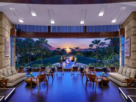 3 bares/lounges, bar molhado, bar ao lado da piscina, bar na praia 