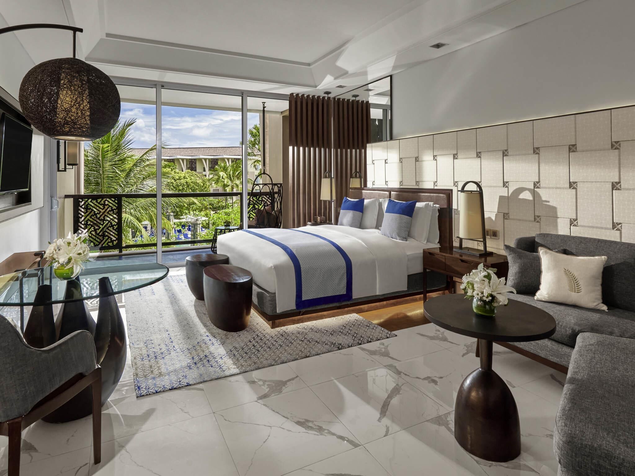 Phòng Cao cấp, 1 giường cỡ king, quang cảnh resort | Bộ đồ giường cao cấp, chăn bông, minibar, két bảo mật tại phòng 