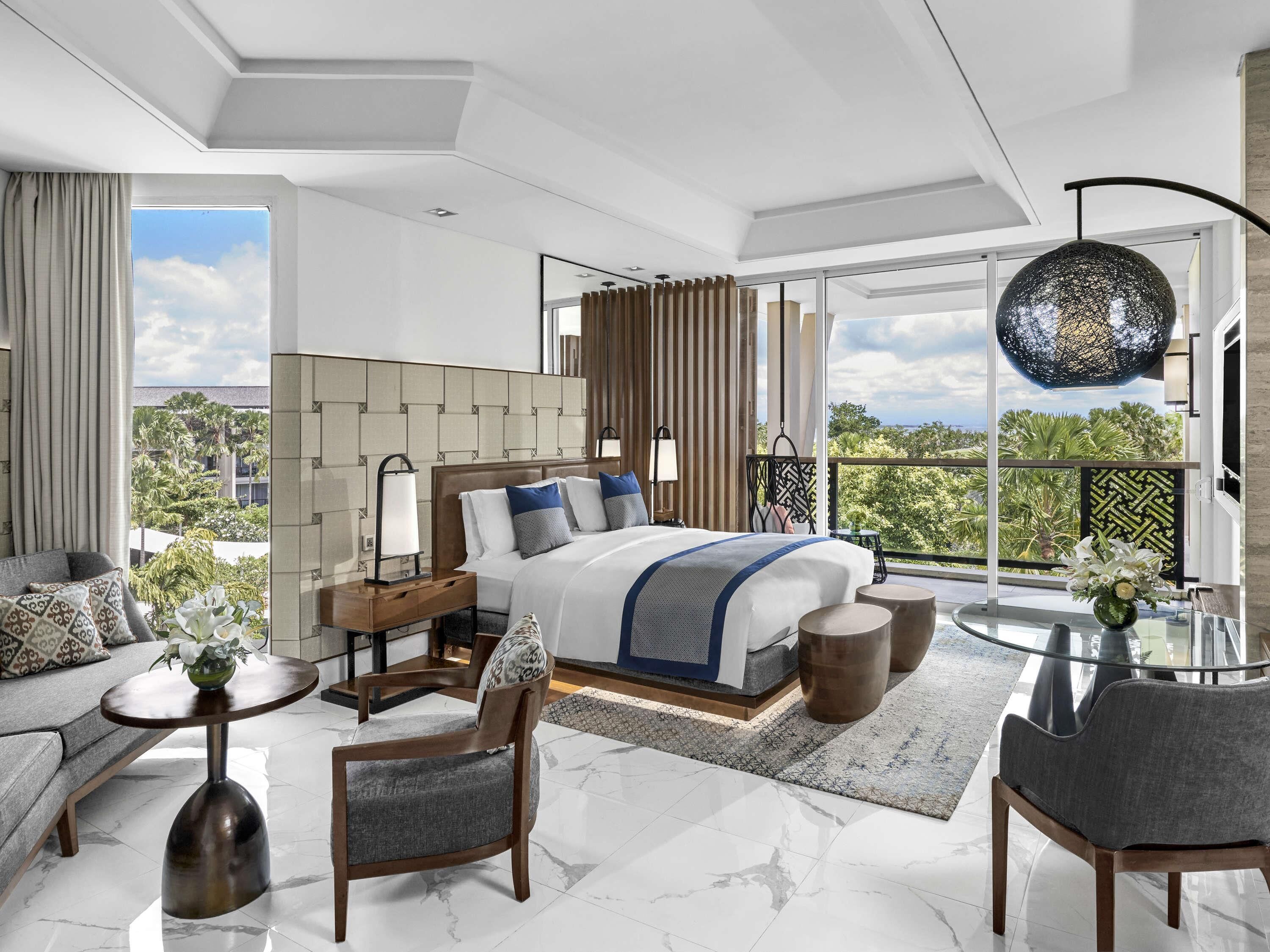 Luxury Room, 1 King Bed, Ocean View | Premium bedding, down duvets, minibar, in-room safe