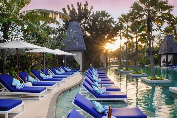 4 piscinas al aire libre, sombrillas, tumbonas