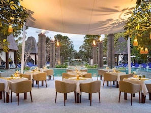 3 restaurants; breakfast, lunch, dinner and brunch served  - Sofitel Bali Nusa Dua Beach Resort (Nusa Dua)