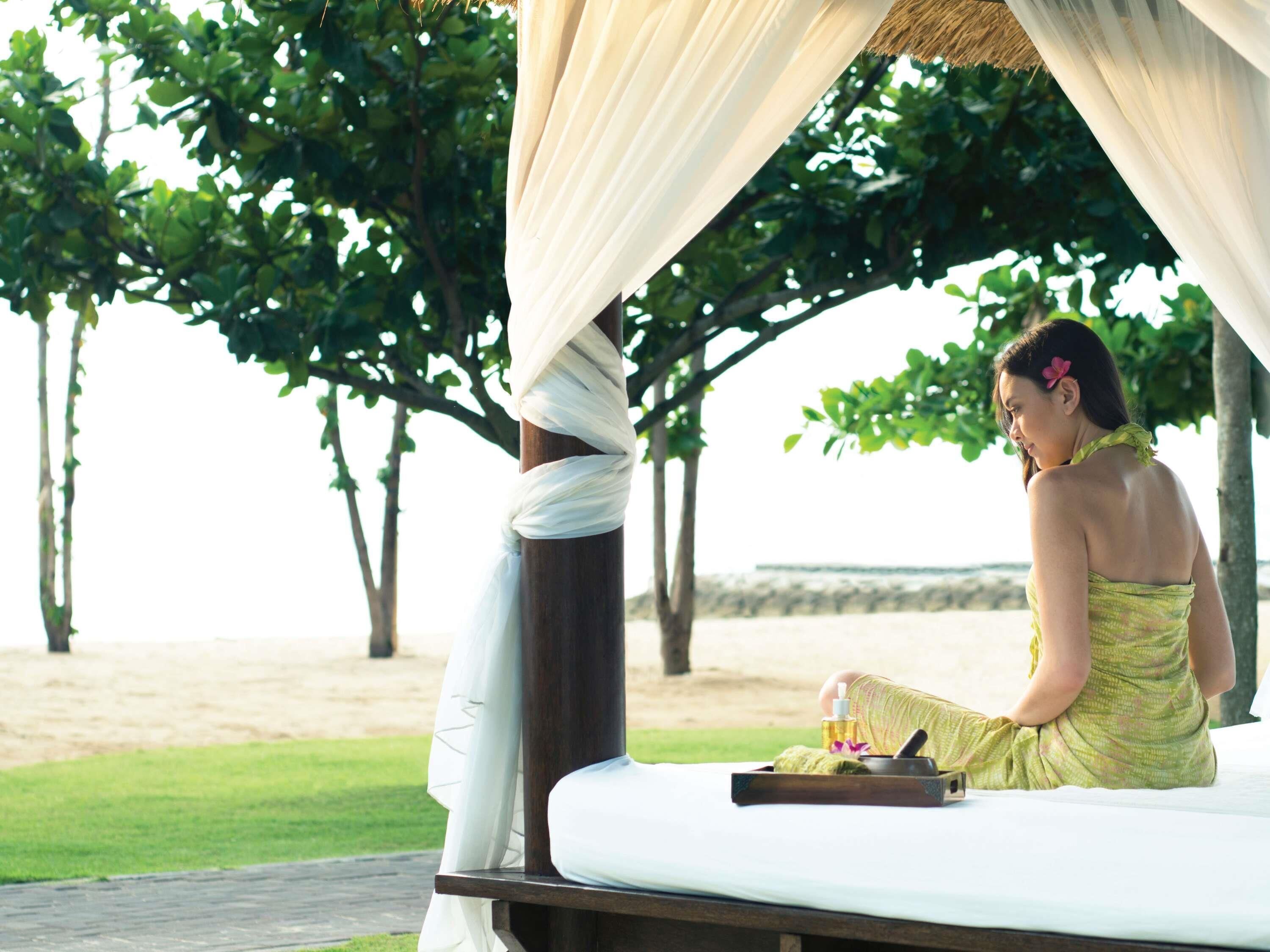 Couples treatment room(s), sauna, hot tub, steam room, body treatments