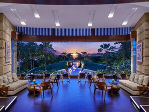 3 bars/lounges, swim-up bar, poolside bar, beach bar - Sofitel Bali Nusa Dua Beach Resort (Nusa Dua)