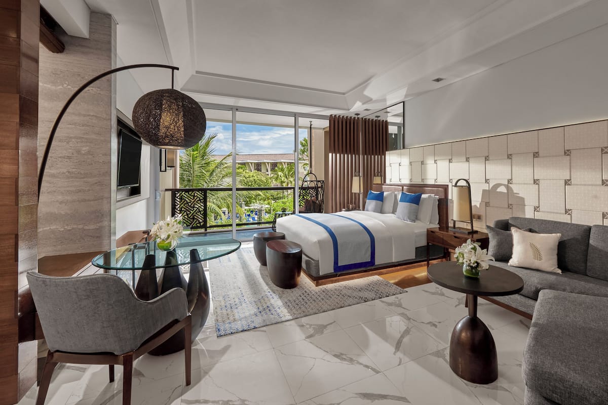 Premium bedding, down duvets, minibar, in-room safe