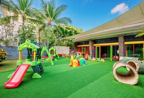 Área de juegos infantiles al aire libre