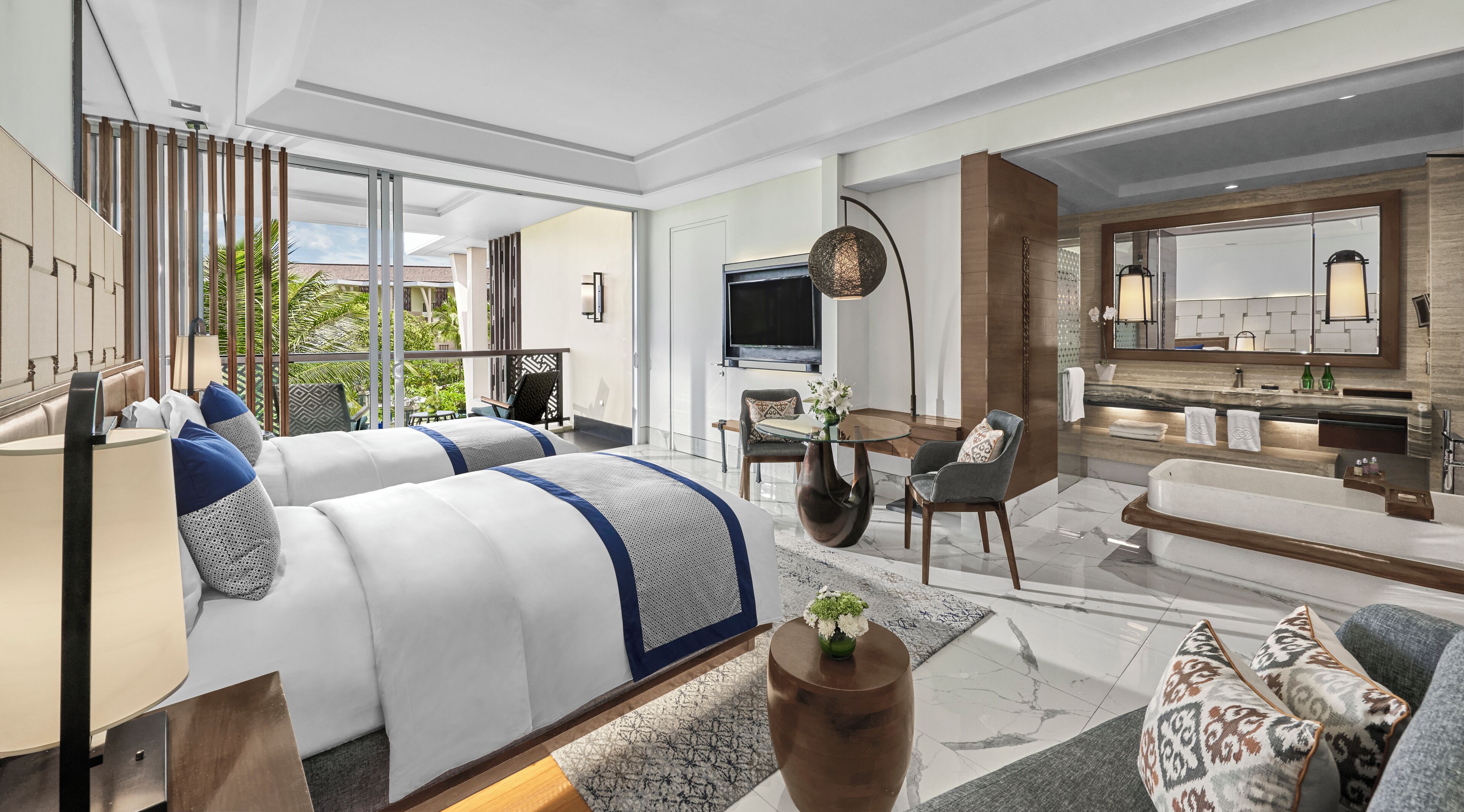 Premium bedding, down comforters, minibar, in-room safe