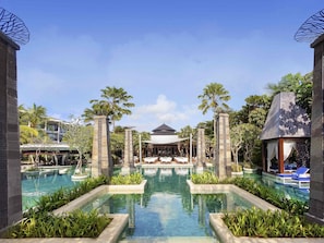 4 outdoor pools, pool umbrellas, sun loungers - Sofitel Bali Nusa Dua Beach Resort (Nusa Dua)