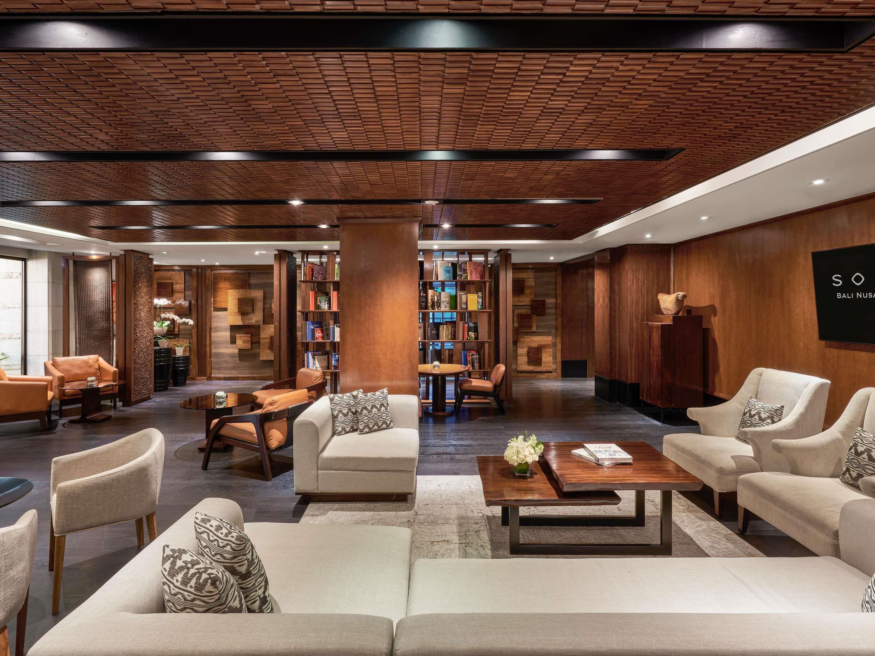 高档床上用品、羽绒被、迷你吧、客房内保险箱