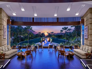 3 bars/lounges, swim-up bar, poolside bar, beach bar