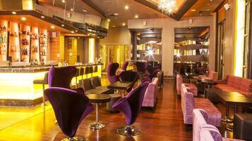 2 bar/ruang istirahat, bar koktel