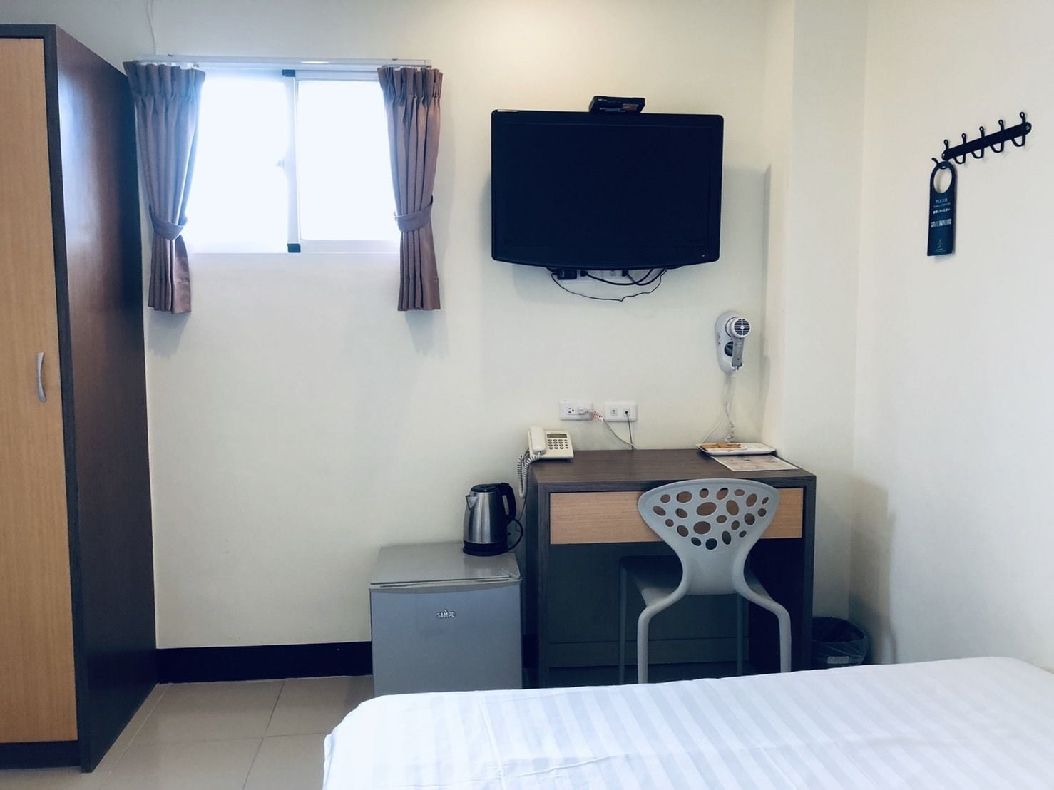 superior double room | premium bedding, desk, free wifi, bed sheets