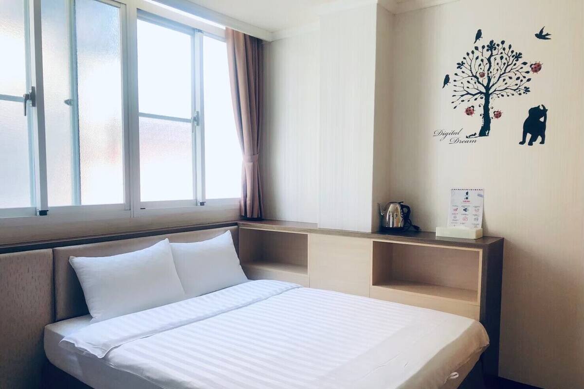 Superior Double Room | Premium bedding, desk, free WiFi, bed sheets